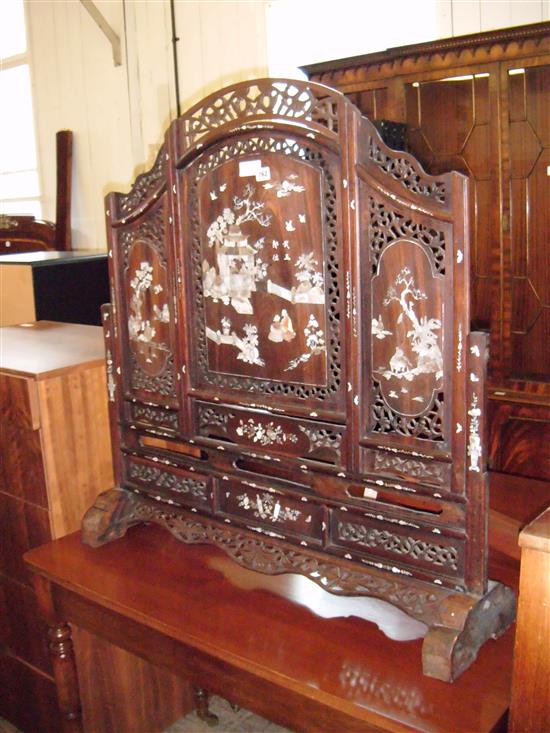 M O P inlaid screen